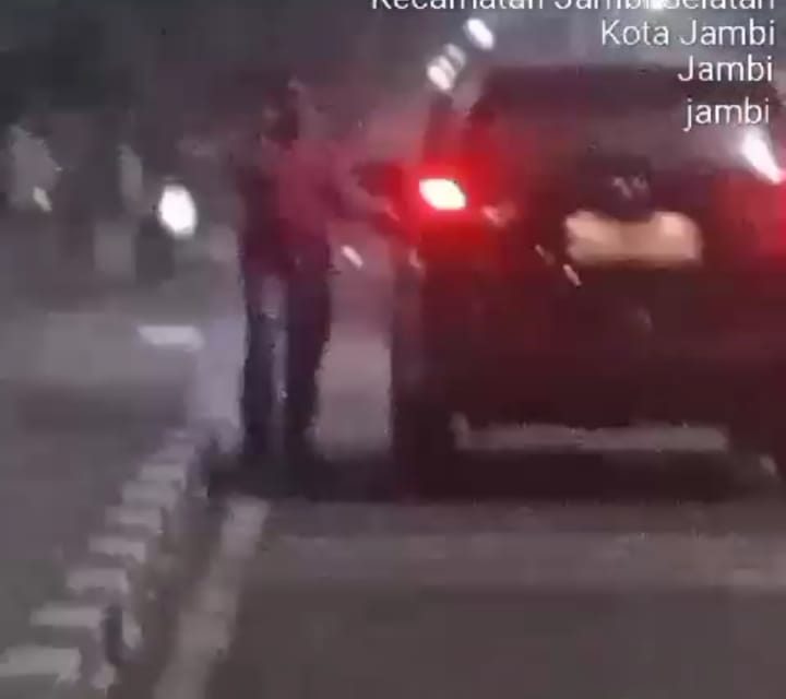 Mengaku Pengurus Ormas”Oknum D” Melakukan Intimidasi Pengancaman Terhadap Wartawan Jurnal1.