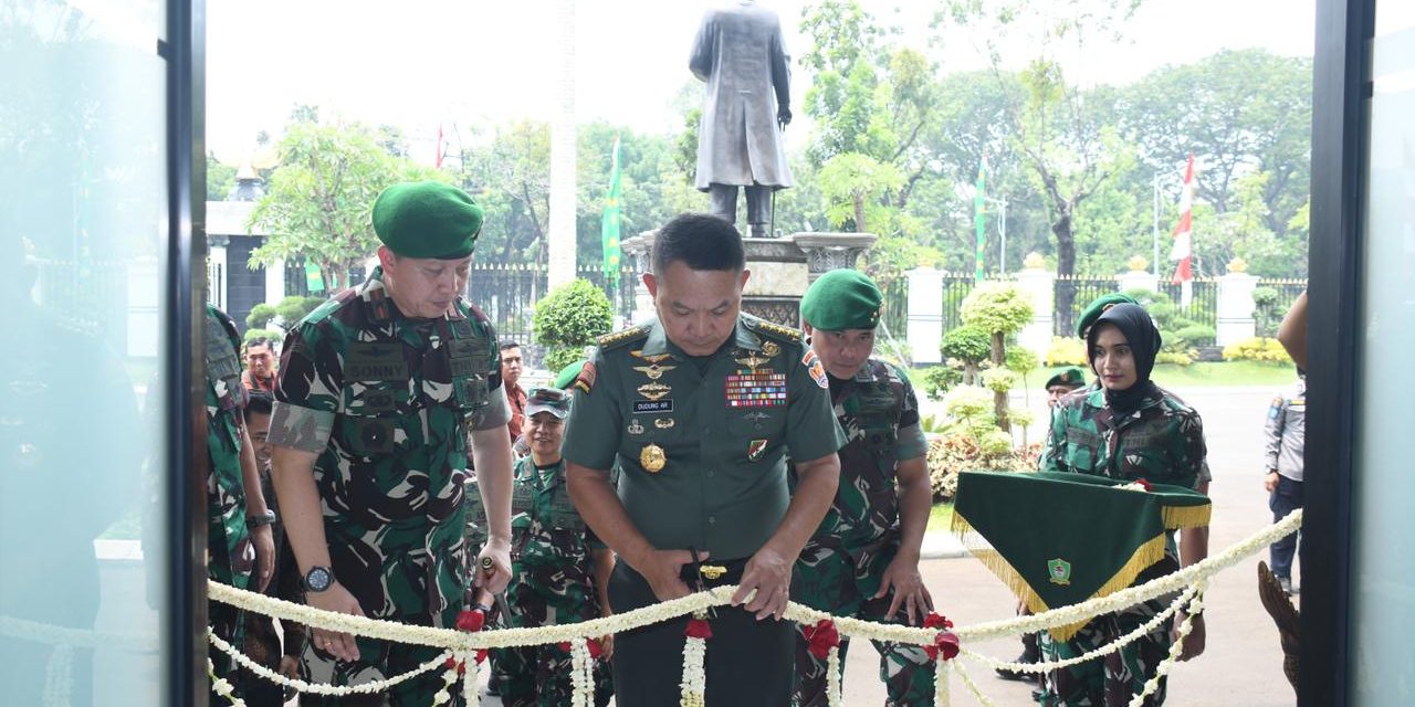 Kasad Resmikan Penggunaan Mess Berland Serta Gedung Sandi dan Siber Forensik TNI AD