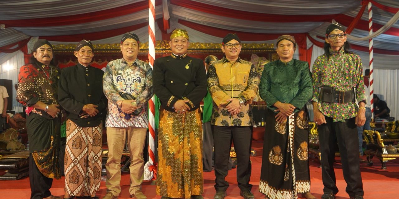 Korem 042/Gapu menggelar pementasan wayang kulit dengan Lakon “Bimo Kridho”