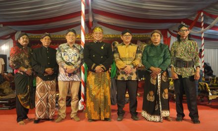 Korem 042/Gapu menggelar pementasan wayang kulit dengan Lakon “Bimo Kridho”