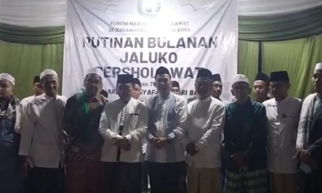 Ketua DPC Partai Demokrat Kabupaten Muaro Jambi Asnawi Rifai,M.pd menghadiri peringatan maulid nabi Muhammad Saw dan cukuran massal sekaligus rutinan bulanan formas jaluko Bersholawat