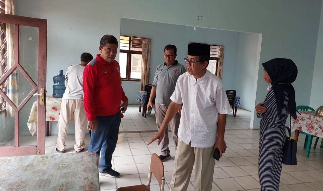 Kepala Dinas Sosialdukcapil Provinsi Jambi Drs Arief Budiman MH didampingi Kabid rehsos melakukan Kunjungan kerja ke panti asuhan yatim piatu yayasan Kesejahteraan Anak