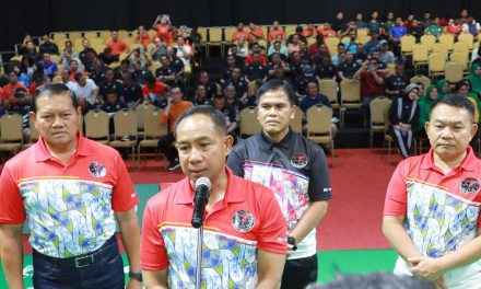 Kasad Buka Gelaran Kasad Cup Badminton Exhibition Match 2023