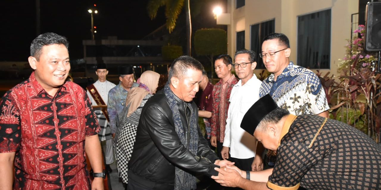 TIBA DI JAMBI, PANGDAM II/SRIWIJAYA DISAMBUT DANREM 042/GAPU DAN FORKOPIMDA