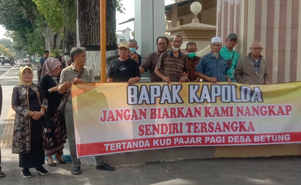 Lamban Nya Penangkapan 4 Ketua KTH,Sejumlah Anggota Koperasi Fajar Pagi Melakukan Aksi Damai Di Mapolda Jambi.