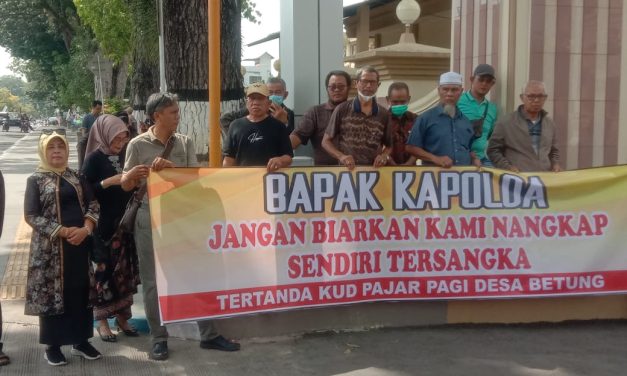 Lamban Nya Penangkapan 4 Ketua KTH,Sejumlah Anggota Koperasi Fajar Pagi Melakukan Aksi Damai Di Mapolda Jambi.