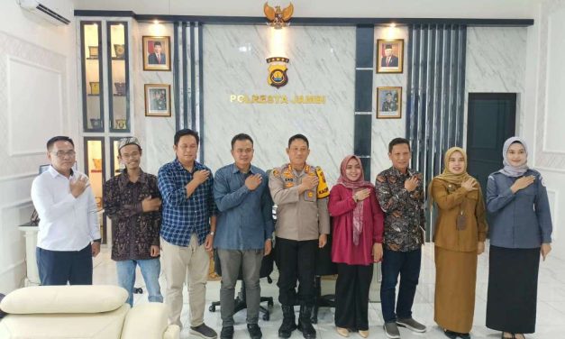 Kapolresta Jambi Terima Kunjungan Silaturahmi Bawaslu Kota Jambi Rangka Persiapan Pemilu 2024.