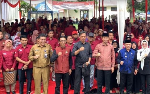 Kepala dinas sosialdukcapil provinsi Jambi Drs M.Arif Budiman MH hadiri Jambore SDM PKH dan Bakti Sosial (Baksos) PKH