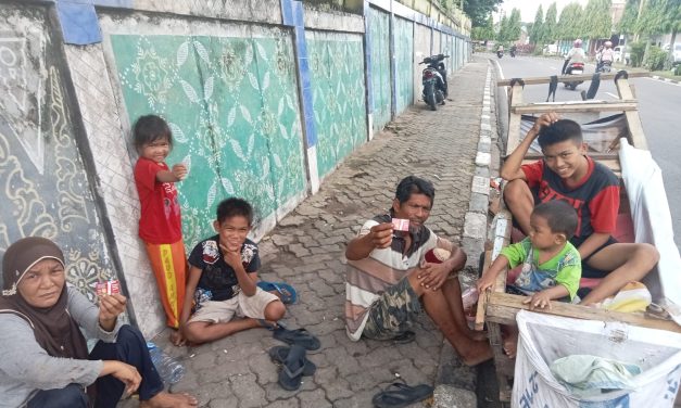 LPKNI Berbagi Beras Geratis dalam Rangka HUT LPKNI yang Ke – 7