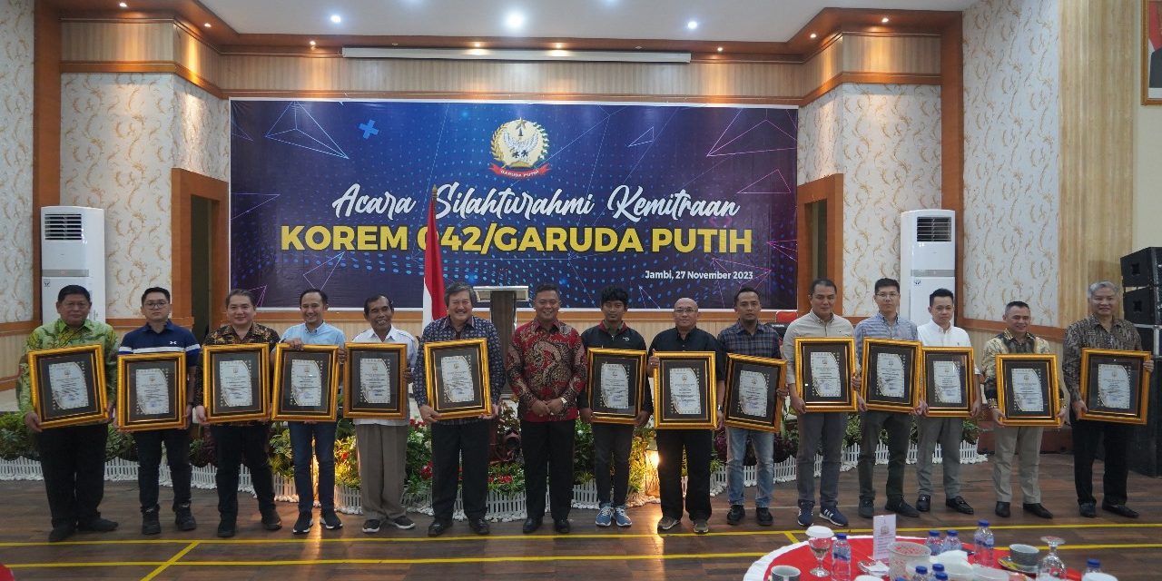 Sebagai ucapan terima kasih dan apresiasi, Brigjen TNI Supriono S.IP., M.M menggelar Acara Malam Silaturahmi Kemitraan Korem 042/Garuda Putih