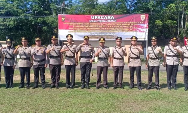 Kapolres Muaro Jambi AKBP Muharman Arta S.I.K memimpin Upacara serah terima jabatan dan melantik Pejabat polres Muaro Jambi Tahun 2023