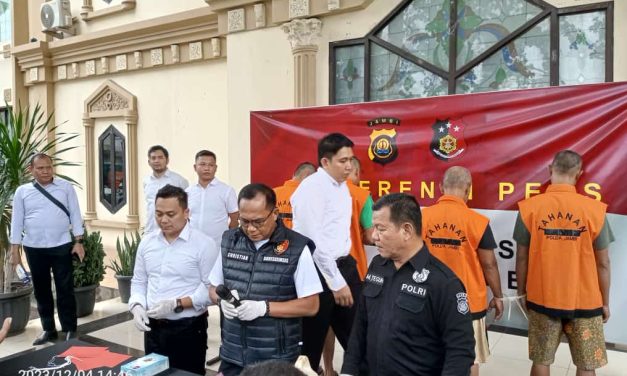 Konferensi Pers Terkait Keberhasilan Ungkap Kasus Reniveri di Wilayah Lubuk Napal Kabupaten Sarolangun Provinsi Jambi