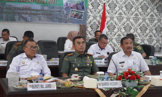 Danrem 042/Gapu Kolonel Inf Rachmad S.I.P mengikuti Rapat Paripurna (Rapurna) TMMD ke-44 Tahun 2023