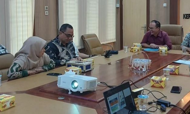 Kepala Dinas Sosialdukcapil Provinsi Jambi Drs. M. Arief Budiman M.H menerima kunjungan DPRD Provinsi Banten Tahun 2023