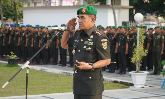 Menghargai Jasa Para Pahlawan, Korem 042/GAPU Ziarah ke Makam Pahlawan