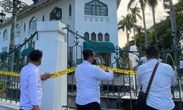 Malam Hari Agus Flores Kunjungi Gedung Wismilak, Berikan Semangat Penyidik Agar Tidak Di Intervensi