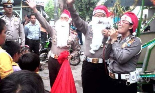 Lapor Pak Kapolri , 21 Provinsi Aman Perayaan Natal, Berkat Turun Gunung Kapolda Kapolda