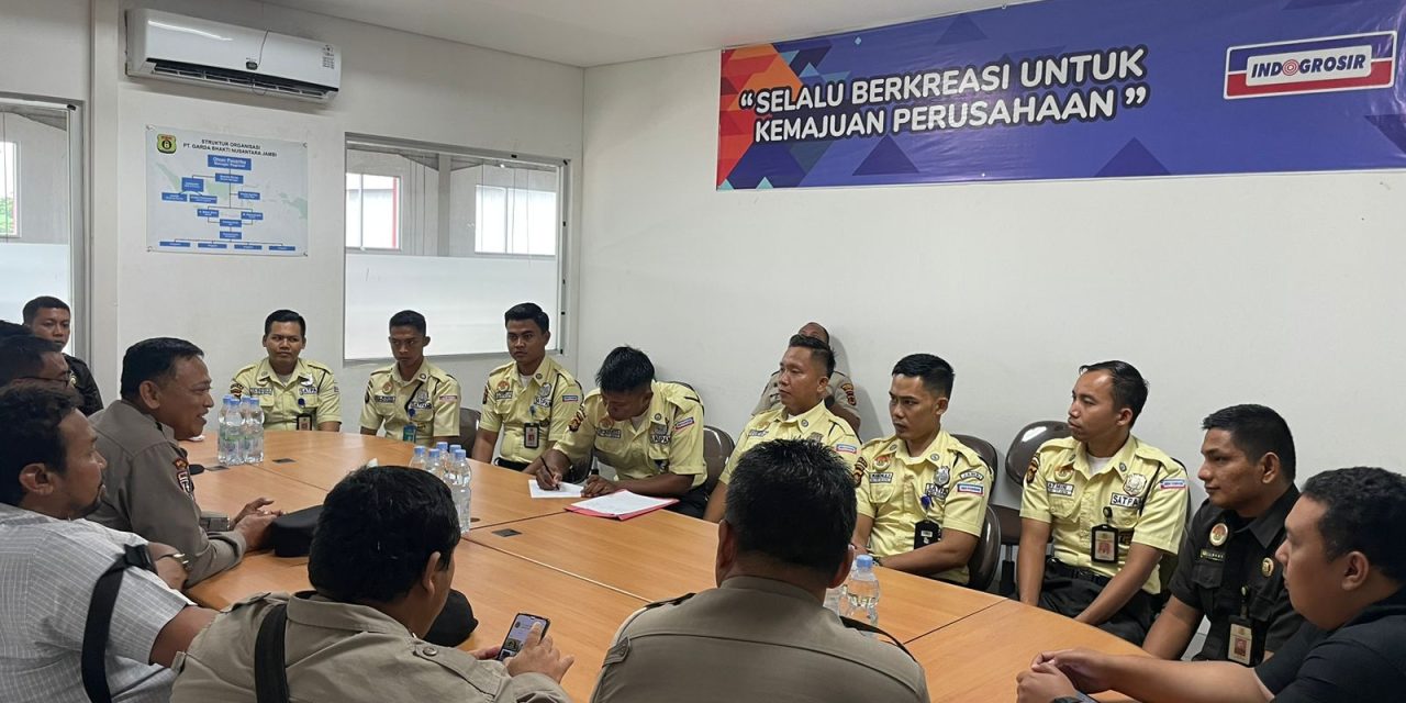 Gelar Cooling System, Satbinmas Polresta Jambi edukasi Berita Hoak Terkait Pemilu 2024.