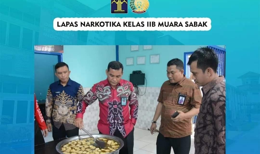 Lapas Narkotika Kelas 11B- Dapur Terjaga Baik Kebersihan,Petugas Siaga Dan Proses Memasak Dilakukan Dengan Baik.