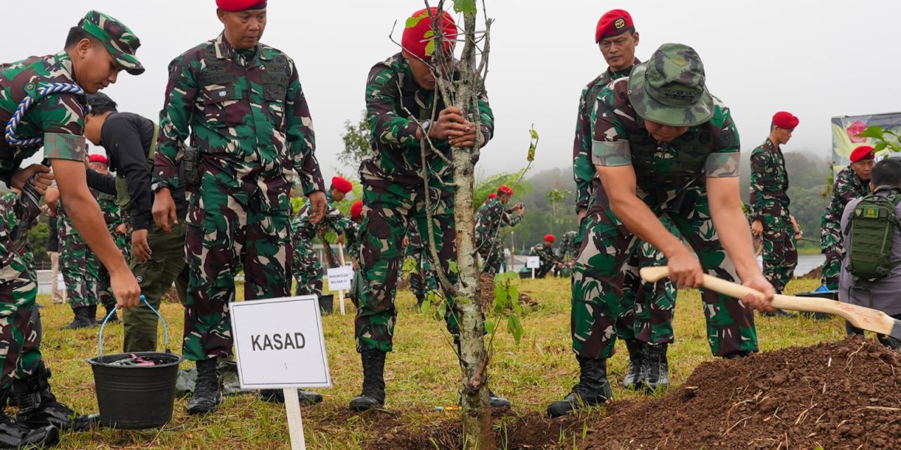Panglima TNI dan Kasad Kompak Serukan Cintai Alam