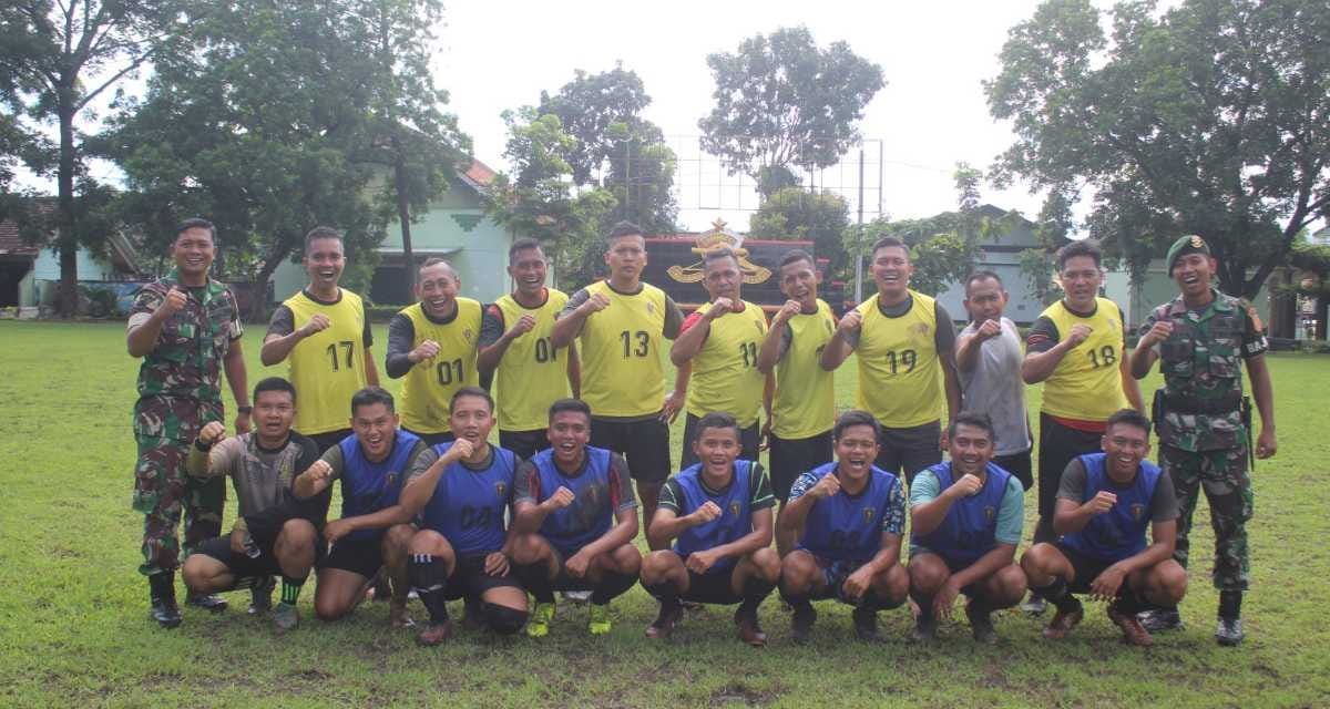 Jum’at Sportivitas Kobarkan Semangat Prajurit Menarmed 2 Kostrad