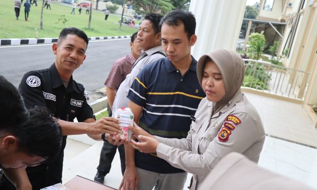 Subsatgas Yankes Berikan Bekal Kesehatan (Bekes) kepada Personil OMB 2023-2024 Polresta Jambi