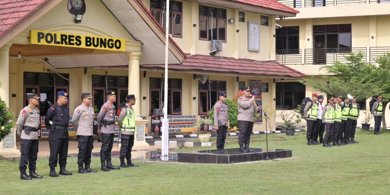 Waka Polda Jambi Brigjen Pol. Edi Mardianto, S.I.K., M.Si, Pimpin Apel Kesiapan Personel Polres Bungo Dalam Pengamanan Pemungutan Suara Pemilu 2024
