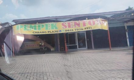 DIduga Merasa Ada Backing Pemilik Pempek “Sentosa” Palembang Tabrak Aturan.