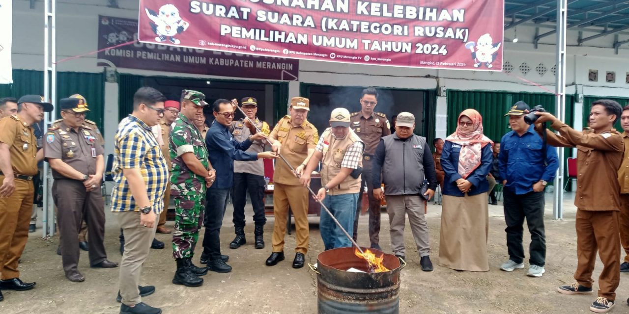 Dandim 0420/Sarko Hadiri Pemusnahan Surat Suara Rusak
