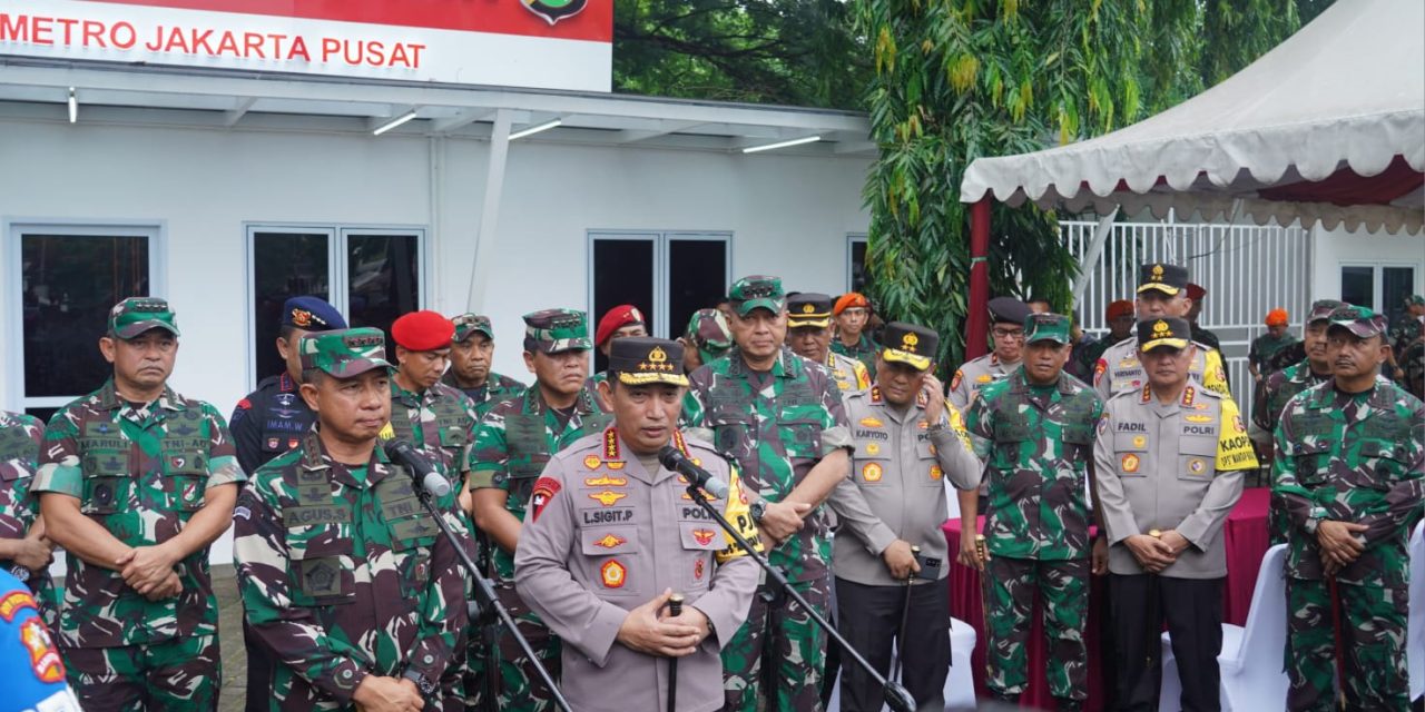 Pastikan Kesiapsiagaan, Kasad Dampingi Panglima TNI dan Kapolri Cek Prajurit