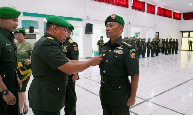 Kapuskesad Pimpin Serah Terima Jabatan Dircab Puskesad