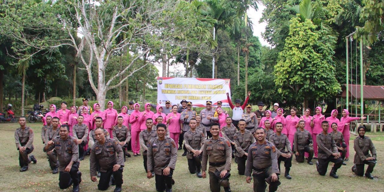 Kapolres Muaro Jambi AKBP Wahyu Bram, S. H., S. I. K. M. I. K., Pimpin Upacara Penerimaan Tradisi Perwira Remaja dan Bintara remaja Polres Muaro Jambi