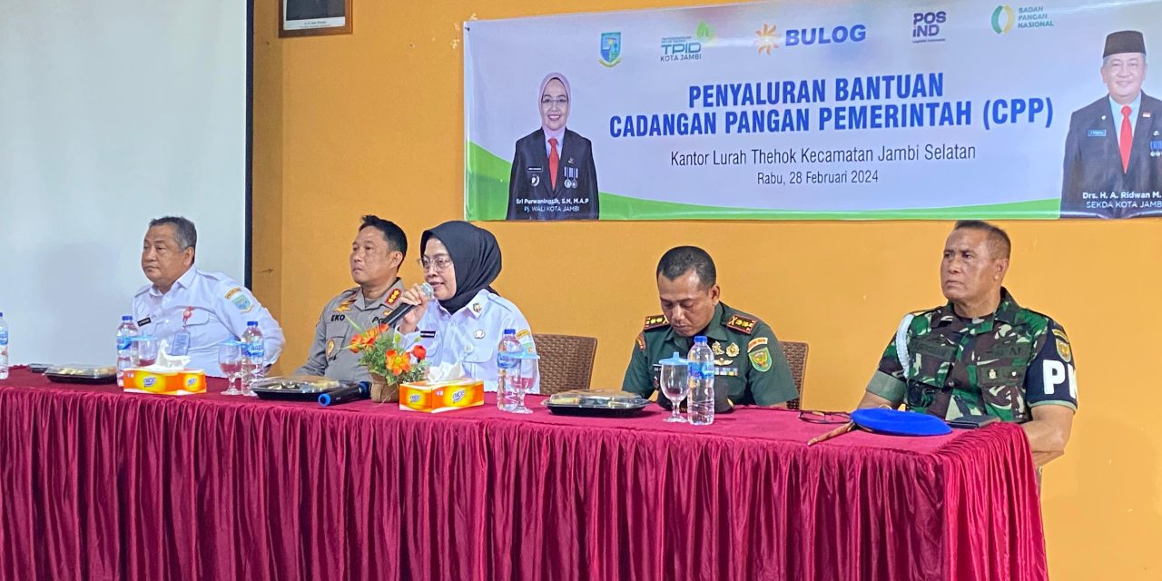 Kapolresta Jambi Dampingi Pj. Walikota bersama Forkopimda, Dalam Penyerahan Simbolis Cadangan Beras Pemerintah (CBP) Tahap II Tahun 2024.