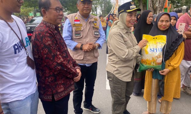 Kanit Ekonomi Satintelkam Polresta Jambi Hadiri Kegiatan Operasi Pasar Perum Bulog Drive Jambi bersama Pemkot Jambi tahun 2024.