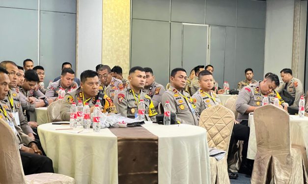 Wakapolresta Jambi Didampingi Kasi Humas dan Operator Menghadiri Pelatihan Fungsi Humas T.A.2024.