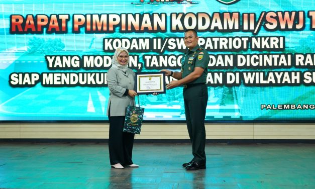 Realisasi Kerja Sama TNI AD, Tribun Network dan Kompas Group, Kodam II/Swj Bekali Dansat Public Speaking