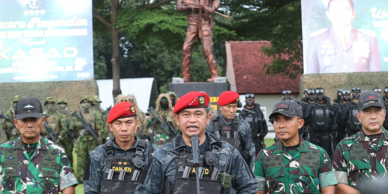 Sukses Taklukkan Beragam Materi Gultor, Kasad Terima Brevet Anti Teror Kehormatan
