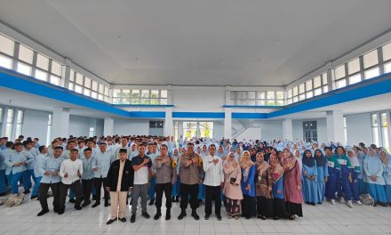 Waka Polres Muaro Jambi Kompol Bayu Laras Tutuka, S. I. K, Melakukan Kunjungan Silaturahmi ke SMA Titian Teras