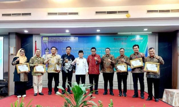 Kadis Sosialdukcapil Provinsi Jambi Drs.M.Arief Budiman MH menghadiri Rapat Koordinasi dan Sinkronisasi Perencanaan Bidang Sosial dan Bidang Dukcapil se-Provinsi Jambi Tahun 2024