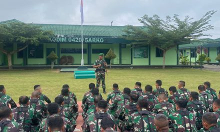 Berikan Jam Komandan, Dandim 0420/Sarko Kepada Seluruh Prajurit