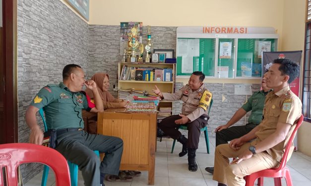 Perkuat Kemitraan, Bhabinkamtibmas Polsek Jambi Selatan Sambangi Kantor Kelurahan.