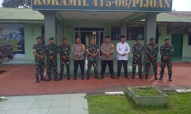 Waka polres Muaro Jambi kunjungan ke Koramil 415-06/pijoan di sambut baik oleh Danramil Pijoan, Kapten Inf Julian Timur