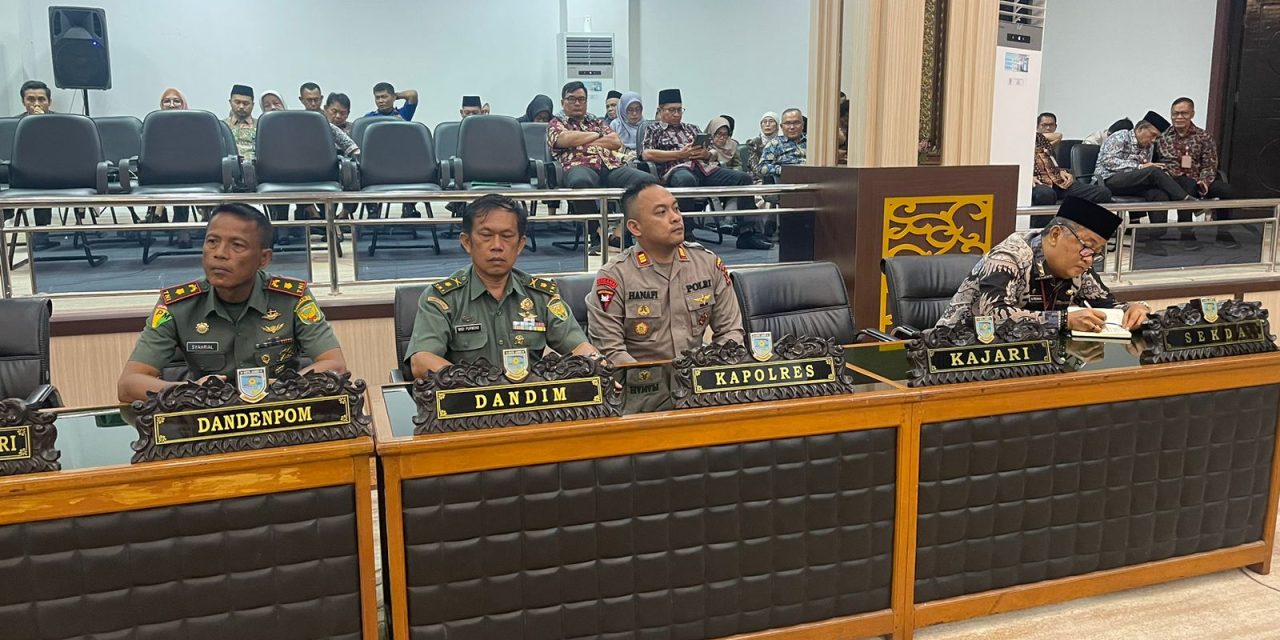 Hari Ke 4 Kapolsek Kota Baru Akp Hanafi Dita Utama, S.Tk, SIK Hadiri Rapat Paripurna DPRD Kota Jambi.