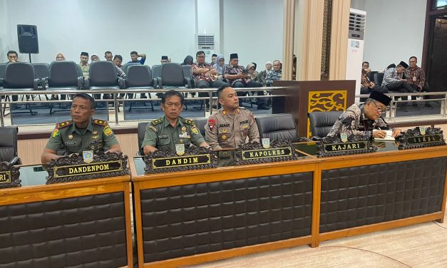 Hari Ke 4 Kapolsek Kota Baru Akp Hanafi Dita Utama, S.Tk, SIK Hadiri Rapat Paripurna DPRD Kota Jambi.