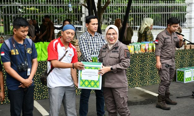 Meriahkan Ramadhan 1445 H, Kajati Jambi bersama IAD Gelar Bazaar dan Tebus Murah