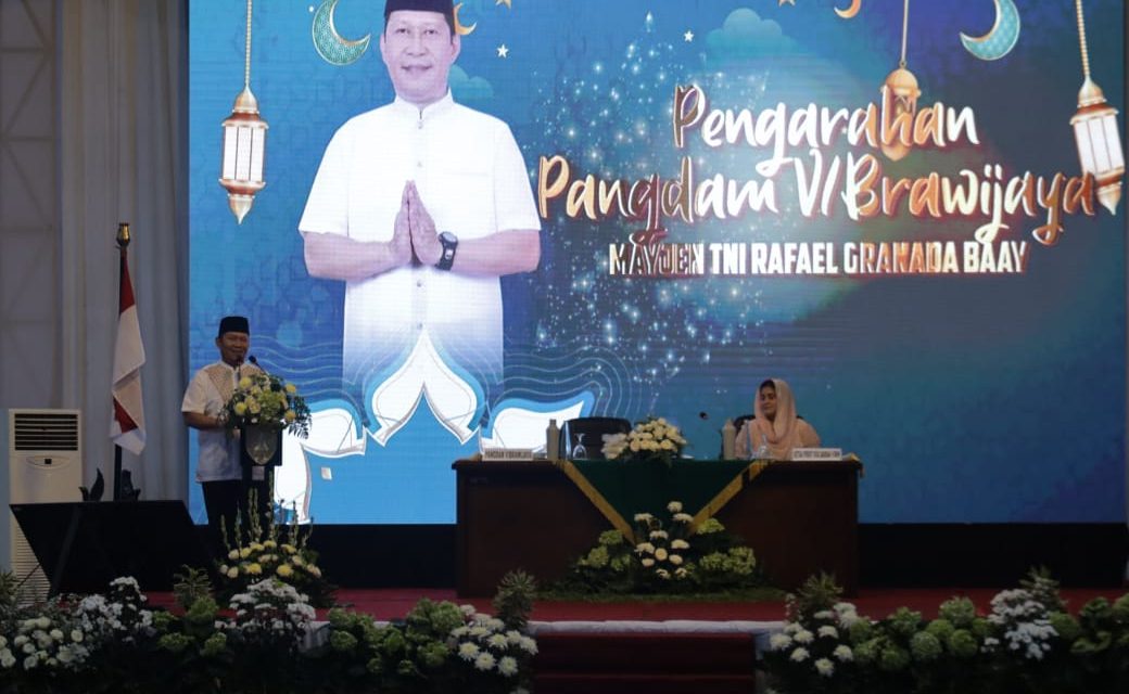 Safari Ramadhan di Malang, Mayjen TNI Rafael Ingatkan Bahaya Judi Online dan Pinjol