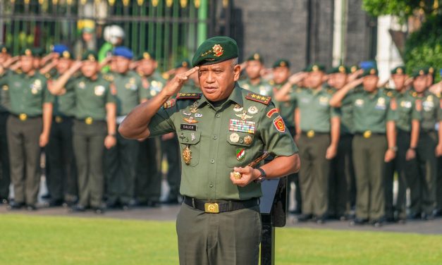 Pangkostrad Pimpin Upacara Kenaikan Pangkat 1.129 Prajurit Kostrad