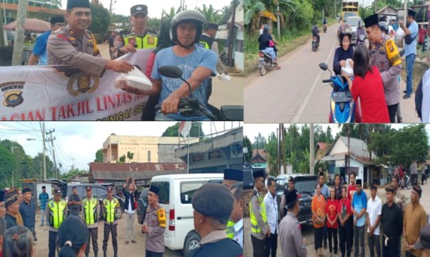 Polsek Sungai gelam bersama Lintas Agama dan Komunitas gelar pembagian takjil gratis kepada pengendara motor dan mobil.