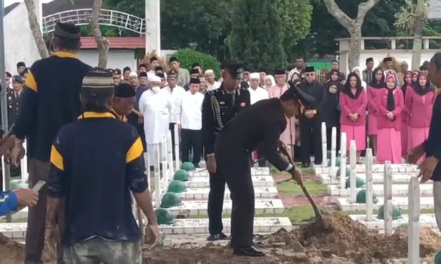 Kapolresta Jambi Irup Prosesi Pemberangkatan Jenazah Irjen Pol.(P)Muchlis AS.MH Dilaksanakan Penuh Khidmad