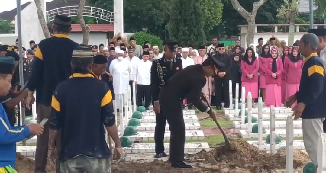 Kapolresta Jambi Irup Prosesi Pemberangkatan Jenazah Irjen Pol.(P)Muchlis AS.MH Dilaksanakan Penuh Khidmad